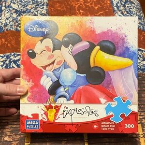 Disney Expressions Mickey and Minnie 300-Piece Puzzle